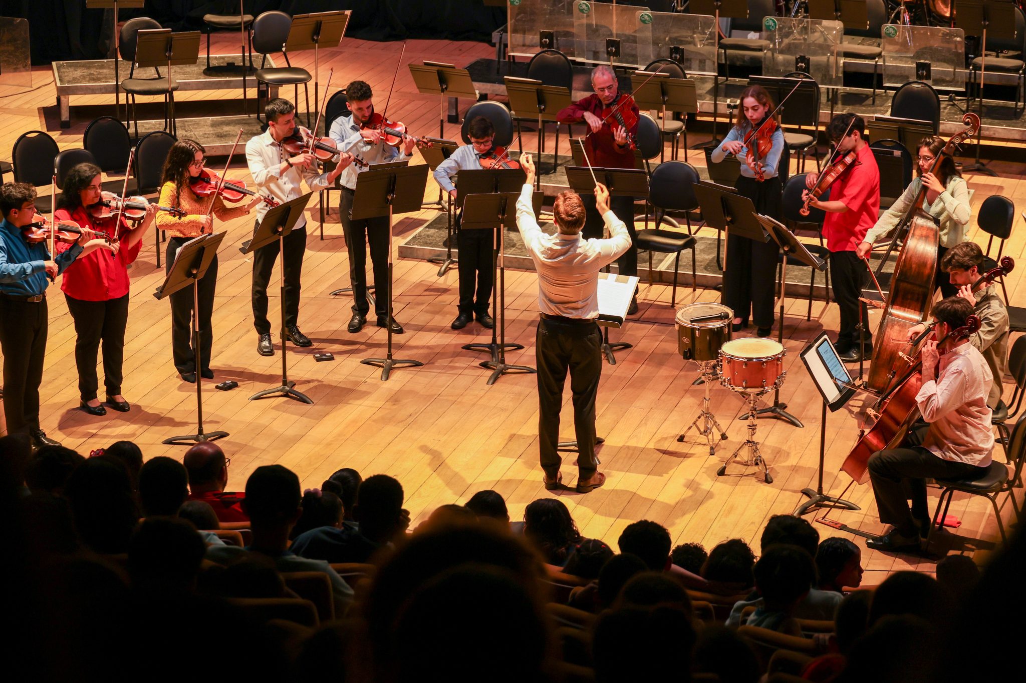 Orquestra Sinfônica de Portugal encanta estudantes em concerto especial
